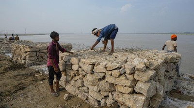Melihat Persiapan Festival Kumbh Mela di India