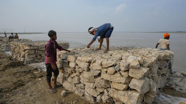 Melihat Persiapan Festival Kumbh Mela di India