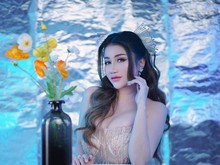 Novita Jamed Tunggu Kepastian Lewat Lagu Baru Novita Jamed Tunggu Kepastian Lewat Lagu Baru