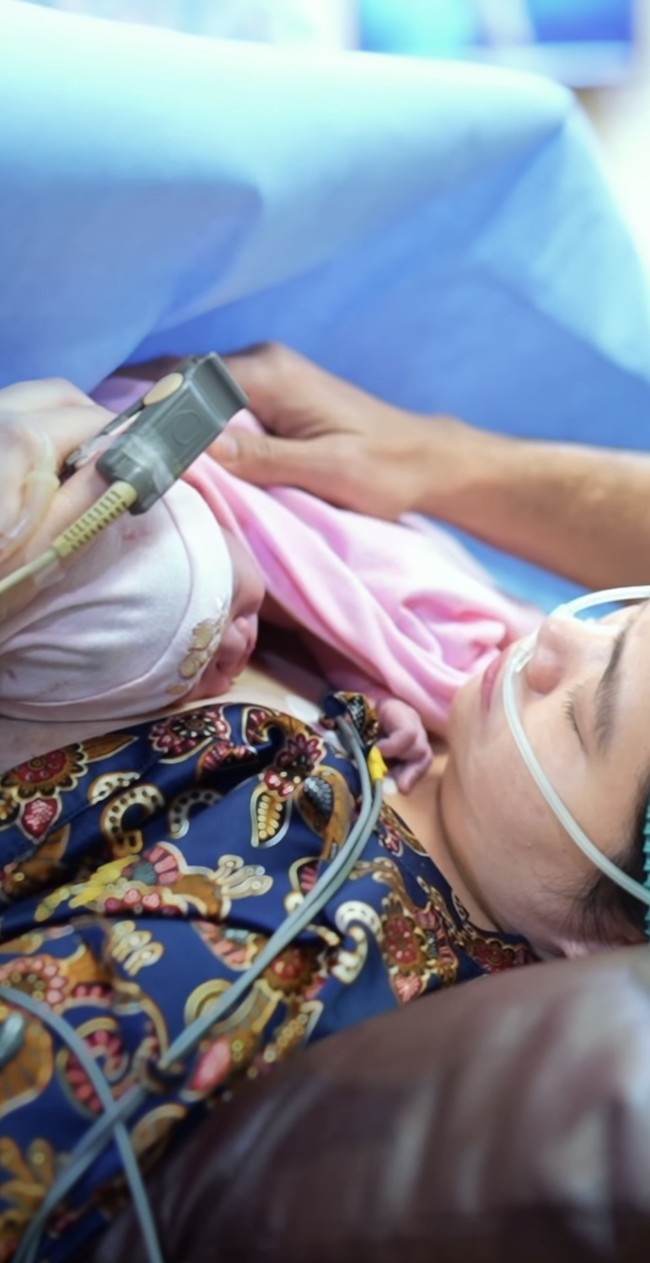 Denny pun langsung mengungkap nama sang putri, Gabriella Allan Soemargo. Unggahan Denny pun langsung banjir ucapan selamat. Foto: Instagram/@sumargodenny