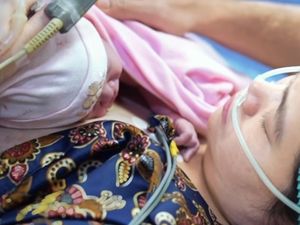 8 Foto Olivia Allan Istri Denny Sumargo Lahiran Anak Pertama, Penuh Haru