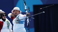 Set kedua, permainan dari tim Negeri Tirai Bambu tersebut kian membaik hingga menyulitkan tim Merah Putih yang gagal memangkas sembilan poin. Set kedua China menang dengan skor 54-49 dan unggul dua poin, 3-1. REUTERS/Tingshu Wang.