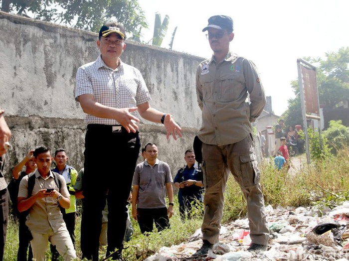 Pembersihan TPS liar oleh Pemkab Cirebon