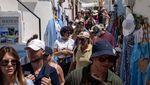 Penampakan Santorini Penuh Sesak Wisatawan