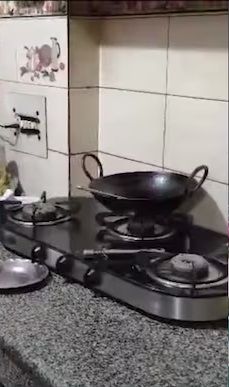 Pencuri Ini Sempat Masak Bakwan Goreng di Rumah yang Dibobolnya