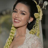 Susan Sameh baru saja melangsungkan pernikahan. Aktris tersebut dipersunting pria berdarah Arab, Khalid Atamimi. Foto: Instagram @andychunmakeup