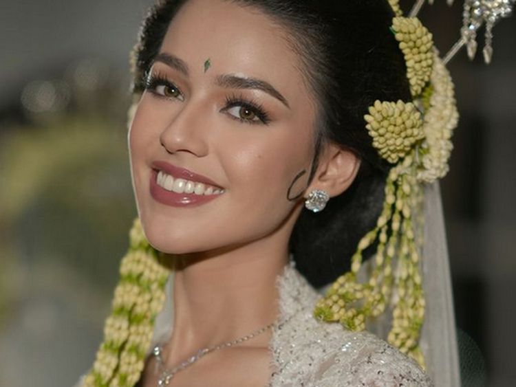 Potret Pernikahan Susan Sameh Pakai Kebaya Sunda Hingga Gaun Bak Princess