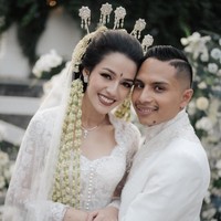 Susan Sameh pun membagikan kebahagiannya bersama pria yang berprofesi sebagai pelatih sepakbola untuk klub ETV Fussball di Jerman tersebut. Pemain film Dear Nathan itu menulis Alhamdulillah SAH setelah melangsungkan akad nikah kemarin. Foto: Instagram