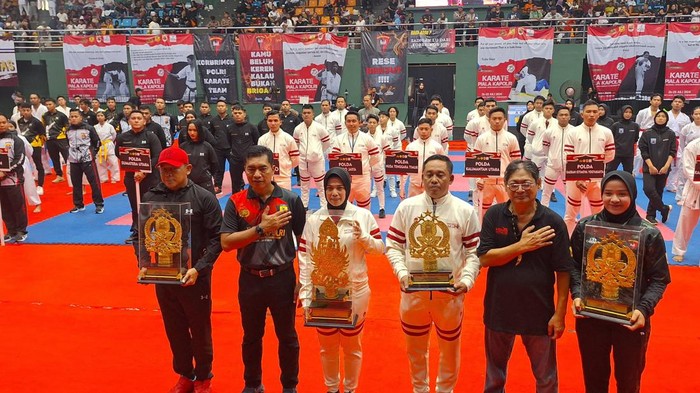 Polda Metro Jaya meraih Juara Umum I Kejurnas Karate Kapolri Cup 2024.