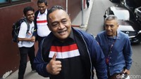 Kepala Badan Perlindungan Pekerja Migran Indonesia (BP2MI) Benny Rhamdani memenuhi undangan klarifikasi Bareskrim Polri hari ini. Benny akan dimintai keterangan soal sosok berinisial T yang disebut-sebut sebagai pengendali judi online (judol) di Tanah Air.