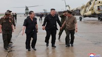 Militer Korea Utara mengerahkan sekitar 10 pesawat untuk melakukan sekitar 20 penerbangan masing-masing guna menyelamatkan 4.200 orang dalam waktu setengah hari.  