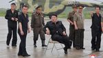 Potret Kim Jong Un Terabas Banjir Pantau Evakuasi Warga