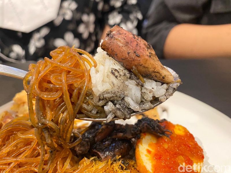 Rahayu Kitchen : Sedap Mantap! Nasi Tempong Wagyu dan Nasi Madura