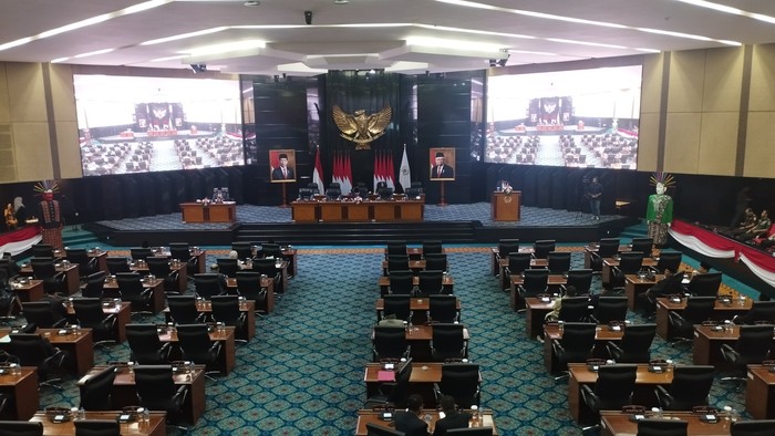 Rapat pemandangan umum terhadap Rancangan Perda tentang Pertanggungjawaban Pelaksanaan APBD 2023 di Gedung DPRD Jakarta, Jakarta Pusat, Senin (29/7). (Belia-detikcom)