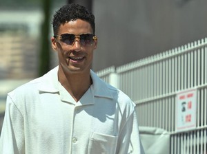 Como Gaet Eks Tembok MU Raphael Varane