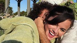 Selena Gomez dan Benny Blanco Lagi Bucin, Gak Mau Dengar Fans