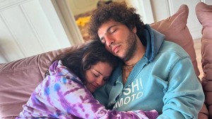 Sampai sekarang, Selena Gomez gak berhenti memamerkan momen bucinnya dengan Benny Blanco. Foto: Instagram Selena Gomez