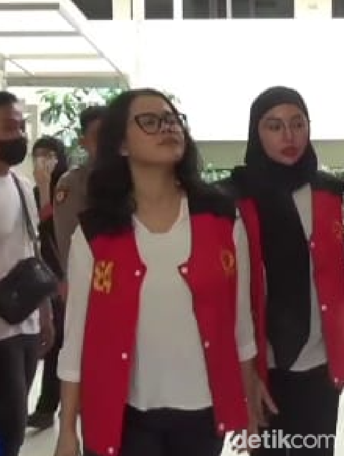 Siskaeee dkk menghadiri sidang di PN Jakarta Selatan, Senin (29/7/2024) siang Siskaeee dkk menghadiri sidang di PN Jakarta Selatan, Senin (29/7/2024) siang