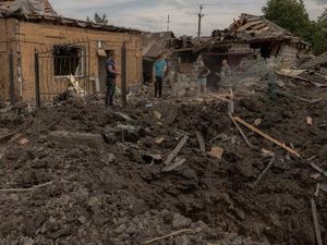 Serangan Rudal Rusia di Kyiv Tewaskan Ayah dan Anaknya Usia 4 Tahun