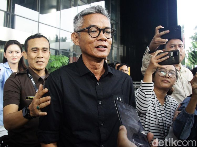 Ekspresi Wahyu Setiawan Usai 6 Jam Diperiksa KPK soal Harun Masiku