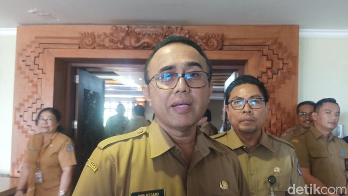 Wali Kota Denpasar I Gusti Ngurah Jaya Negara ketika ditemui di Graha Sewaka Dharma, Senin (29/7/2024). (Ni Made Lastri Karsiani Putri/detikBali)