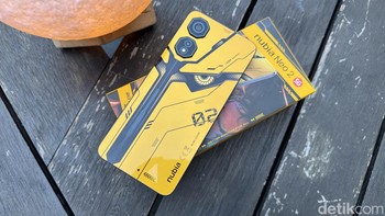 Nubia Neo 2 5G dibekali baterai 6.000 mAh. Kalaupun ternyata dayanya habisnya, pengguna tak perlu menunggu lama sampai baterai penuh kembali, mengingat gawai ini punya kemampuan pengisian cepat 33W. Foto: Adi Fida Rahman/detikINET