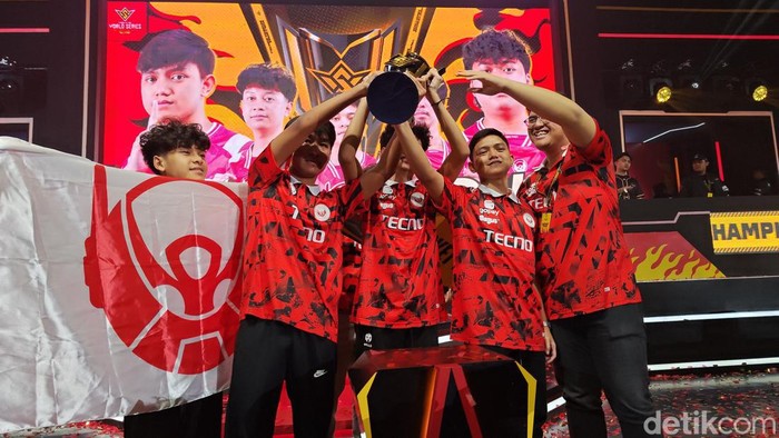 Bigetron Delta gondol gelar juara FFWS ID 2024 Fall. Tim asuhan Christian Jonathan ini sukses mengumpulkan total 115 poin di babak grand final, yang berasal dari 65 poin elims dan 42 placement.