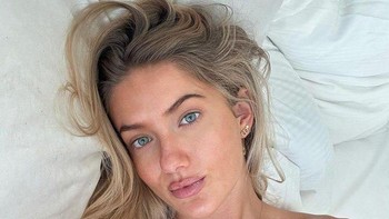 Sebelumnya, ia adalah pelatih kebugaran klub Bundesliga Borussia Dortmund. Schmidt merupakan bagian dari skuad estafet Jerman di Olimpiade Musim Panas 2020, meskipun ia tidak ikut bertanding. Foto: Facebook