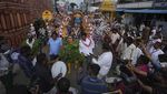 Atraksi Sembur Api Rayakan Festival Bonalu di India