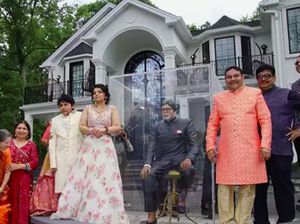 Bikin Patung Amitabh Bachchan di Teras, eh... Jadi Objek Wisata di Google
