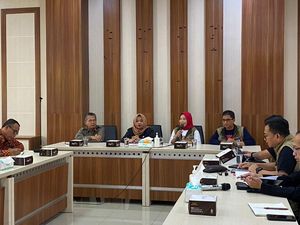 Fakta Anak Muda Indonesia yang Enggan Jadi Guru, Alasannya karena Gaji?
