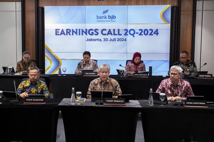Earnings call Triwulan II 2024 di Gedung bank bjb T-Tower, Jakarta, Selasa (30/7/2024).