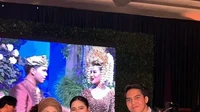 Bakan El Rumi memperkenalkan Syifa Hadju kepada sepupunya Diandra. Begini momennya ketika dua pasangan bersama dengan sepupu dan tantenya di jamuan makan. Foto: Instagram