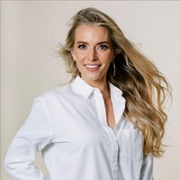 Trad wife sendiri mengacu pada seorang wanita yang mengemban peran dan tanggung jawab yang dianggap tradisional dalam konteks pernikahan di masyarakat modern. Foto: Instagram/@ballerinafarm