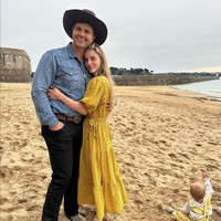 Hannah merupakan sosok trad wife (traditional wife) paling terkenal meskipun tidak pernah mengklaim dirinya dengan sebutan itu. Namun kehidupannya sehari-hari sebagai ibu rumah tangga purna waktu yang mengurus delapan anak dan suami sendirian mencuri atensi, sehingga dia mendapat julukan itu. Foto: Instagram/@ballerinafarm