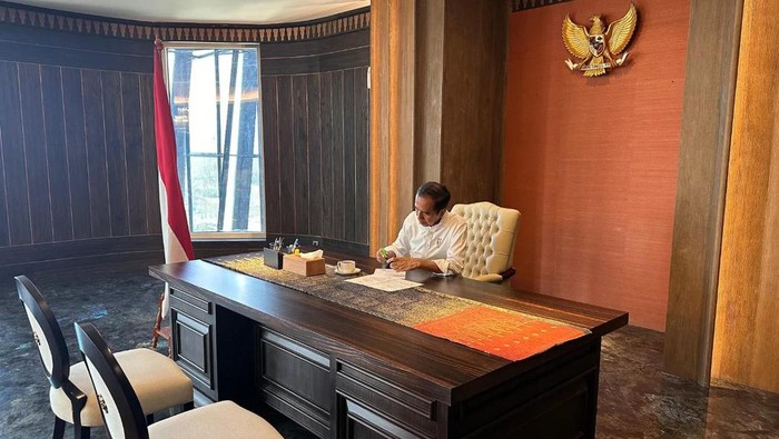 Jokowi spill penampakan kamar tidurnya di Istana Garuda IKN (dok Instagram Jokowi)