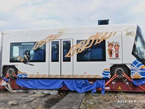 Penampakan Kereta Tanpa Rel Asal China yang Tiba di IKN