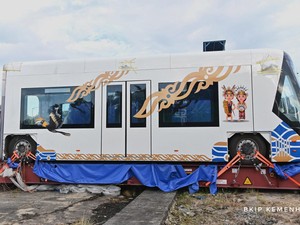 Penampakan Kereta Tanpa Rel Asal China yang Tiba di IKN