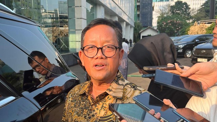 Ketua Komisi VII DPR Sugeng Suparwoto