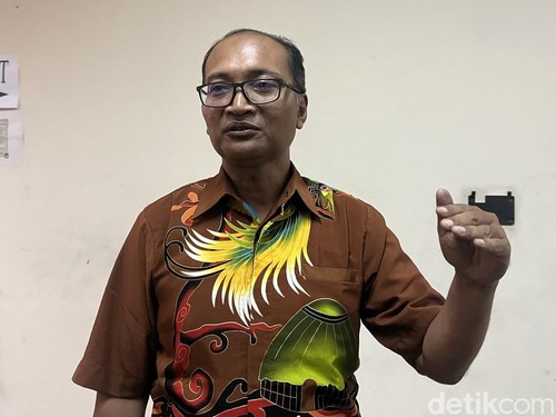 Ketua Komite Koordinasi Pendidikan, Dr. dr. I Gusti Putu Suka Aryana, Sp.PD-Kger, FINASIM, Selasa (30/7/2024). (Ida Bagus Putu Mahendra/detikBali)
