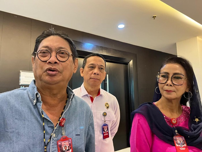 Ketua Pansel Kompolnas, Hermawan Sulistyo (kiri) dan Sekretaris Pansel, Yenti Garnasih (kanan)-(Anggi-detikcom)