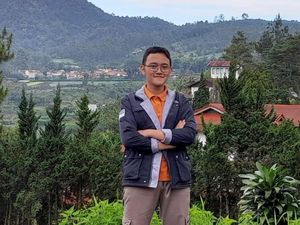 Kisah Inspiratif Zaky Anak Pedagang Plastik Lulus ITB IPK 3,9