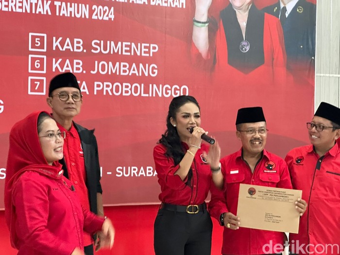 Kris Dayanti menyumbangkan suara emasnya usai menerima surat tugas PDIP maju di Pilwali Batu