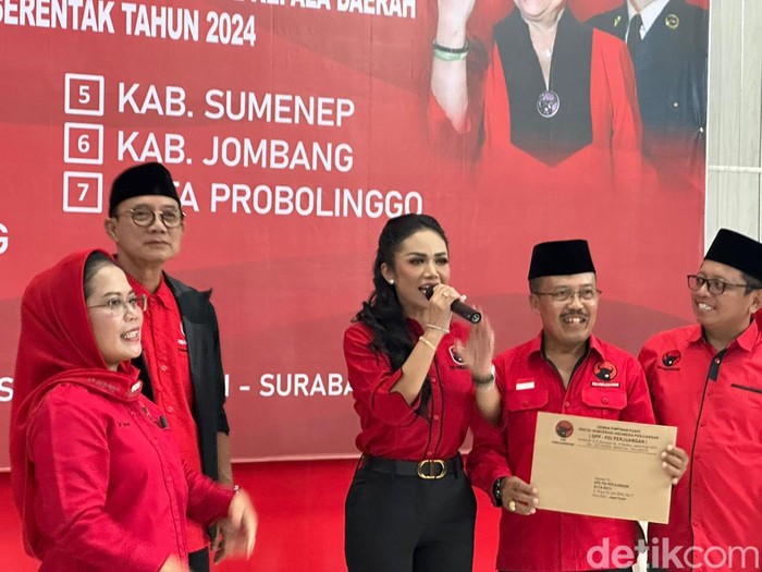 Kris Dayanti menyumbangkan suara emasnya usai menerima surat tugas PDIP maju di Pilwali Batu