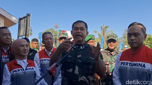 KSAD Jenderal TNI Maruli Simanjuntak saat kunjungan kerja di Desa Manusak, Kecamatan Kupang Timur, Kabupaten Kupang, NTT, Selasa (30/7/2024). (Foto: Yufengki Bria/detikBali)
