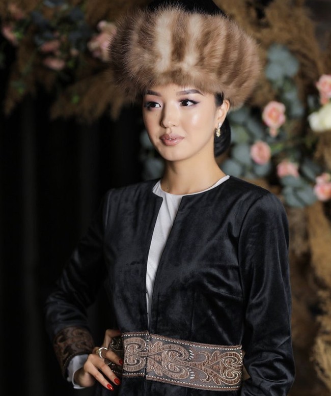 Presiden Japarov langsung mengutuk kemewahan lamaran tersebut. Aftandil dinilai tidak sensitif dengan isu longsor yang terjadi. Foto: dok. Instagram