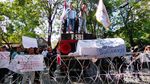 Massa Demo PN Surabaya Kecewa Atas Putusan Hakim Vonis Bebas Ronald Tannur