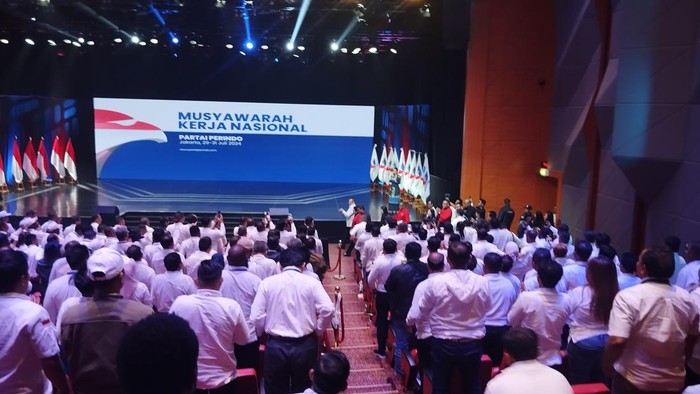 Ketum PDIP, Megawati Soekarnoputri, menghadiri acara Musyawarah Kerja Nasional (Mukernas) Perindo, Selasa (29/7/2024).
