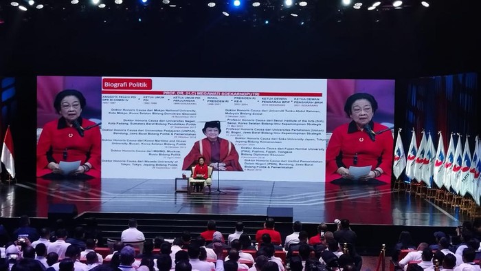 Ketum PDIP, Megawati Soekarnoputri, hadiri Mukernas Perindo di iNews Tower, Kebon Sirih, Jakarta Pusat, Selasa (29/7/2024).