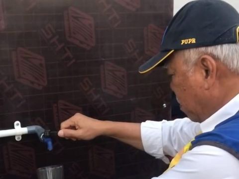 Menteri PUPR Minum langsung air di IKN dari keran